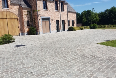 Aanleg oprit met nieuwe kassei