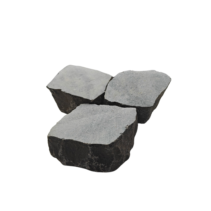 Middendoor gezaagde vierkante porfier.