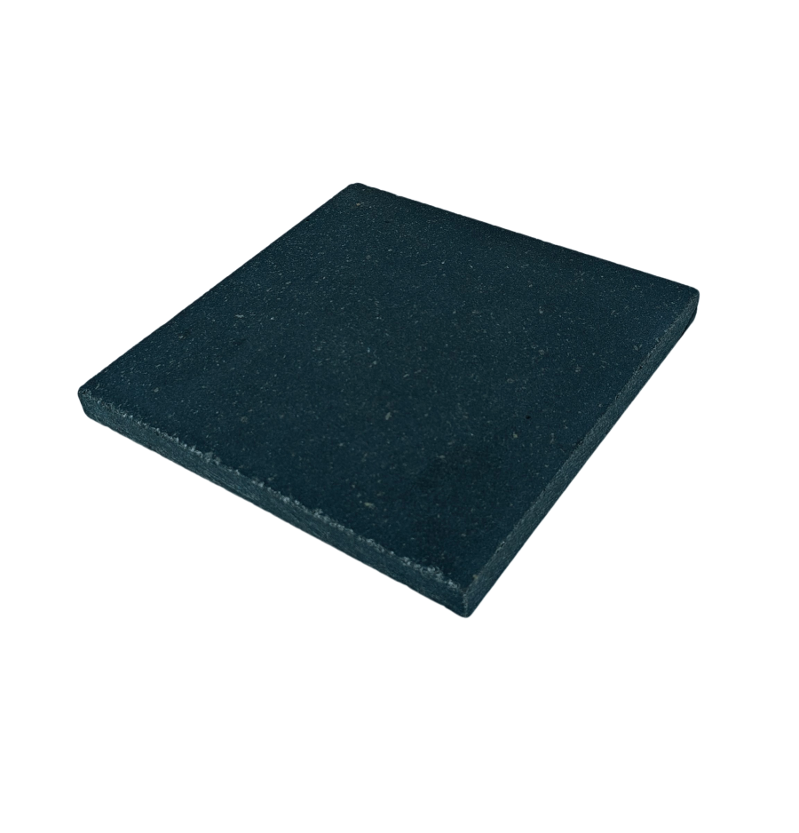 Blauwe Natuursteen 30x30x2,5 cm verzoet en getrommeld